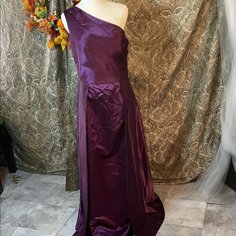 Chic One-Shoulder Purple Dress